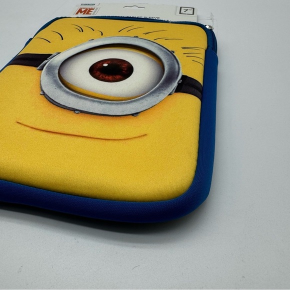 Despicable Me Universal Tablet Sleeve Blue Yellow Minion Zip Up - Picture 5 of 9